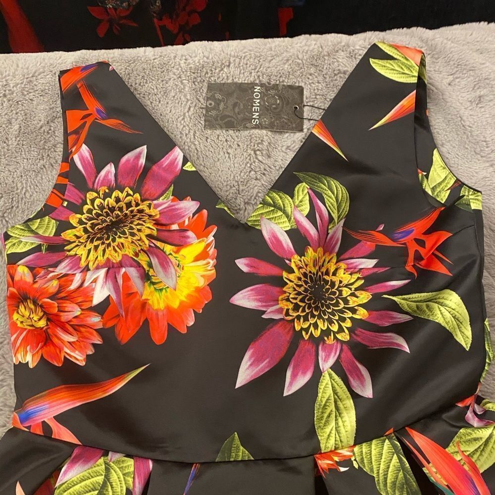 Nomens floral satin dress, size Uk16( US12) - Picture 3 of 10